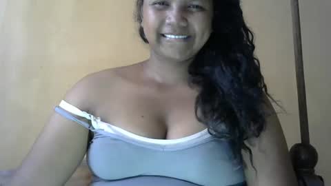 stellah online show from 10/27/25, 11:03