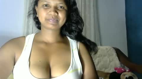 Snapshot of juicy_pretty chatting on 05/19/26, 03:46 stellah online show from 05/19/26, 03:46