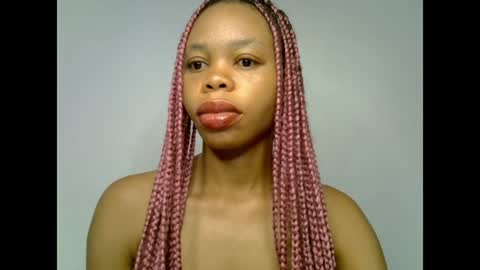 Snapshot of juicy_slut0 chatting on 07/12/26, 08:05 Champaign online show from 07/12/26, 08:05