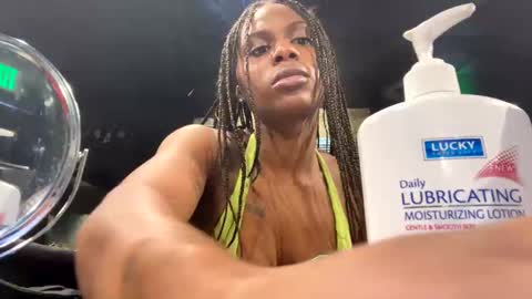 JuicyExotic online show from 01/31/25, 04:03