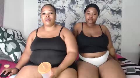 Snapshot of juicyjasminx chatting on 05/17/26, 11:12 juicyjasminx online show from 05/17/26, 11:12