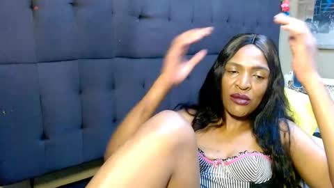 Snapshot of juicykayxxx chatting on 11/15/25, 05:42 Miss Kay online show from 11/15/25, 05:42