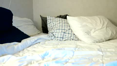 JuicyLaureXXX online show from 09/13/25, 06:24