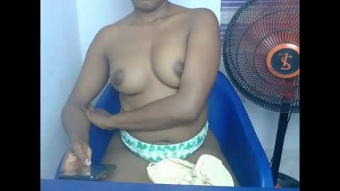 Snapshot of juicynwetx chatting on 12/02/25, 06:03 juicynwetx online show from 12/02/25, 06:03