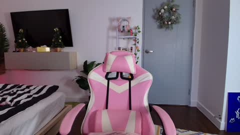 Snapshot of juicyshow chatting on 12/03/25, 12:40 Hiya Im your sweet Lia online show from 12/03/25, 12:40