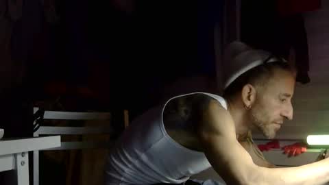 Snapshot of juicystraw chatting on 10/11/25, 07:40 juicystraw online show from 10/11/25, 07:40