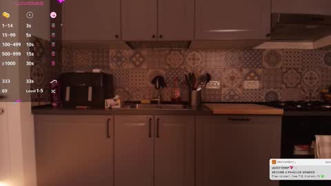 Snapshot of juicyydrip chatting on 01/18/26, 05:39 Juicy online show from 01/18/26, 05:39