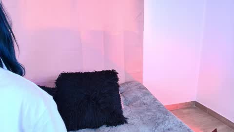 Jules and Gia online show from 11/03/25, 07:04