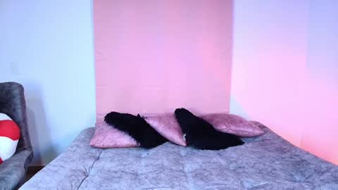 Jules and Gia online show from 11/24/25, 09:20