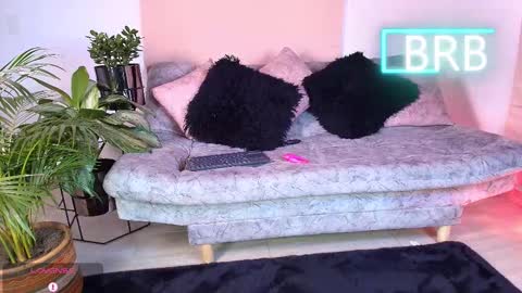 Jules and Gia online show from 01/11/26, 04:23