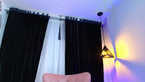 Snapshot of julescornett chatting on 02/06/25, 05:35 Julees online show from 02/06/25, 05:35