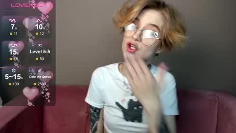 Snapshot of julescrown chatting on 02/28/25, 01:05 Jules online show from 02/28/25, 01:05