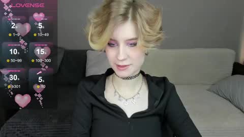 Snapshot of julescrown chatting on 03/02/25, 12:53 Jules online show from 03/02/25, 12:53