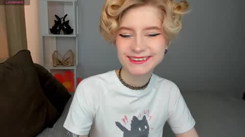 Snapshot of julescrown chatting on 09/30/25, 01:21 Jules online show from 09/30/25, 01:21