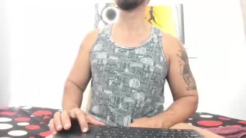 Snapshot of juleslatin122 chatting on 01/01/25, 05:11 Jules online show from 01/01/25, 05:11