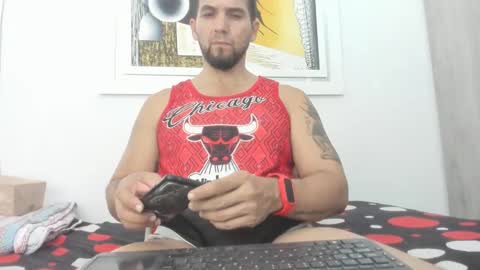 Snapshot of juleslatin122 chatting on 01/23/25, 12:09 Jules online show from 01/23/25, 12:09