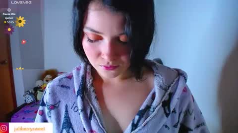 Juliana online show from 10/17/25, 12:47