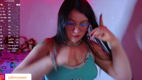 Snapshot of juli05star chatting on 05/14/26, 03:13 Juliana online show from 05/14/26, 03:13