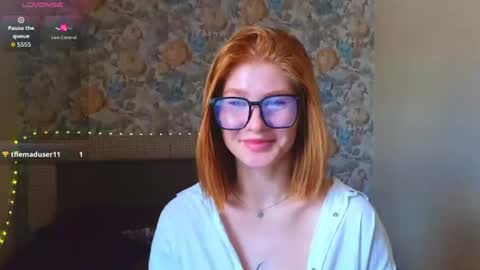 Snapshot of juli_ginger chatting on 07/12/26, 09:55 Julia online show from 07/12/26, 09:55