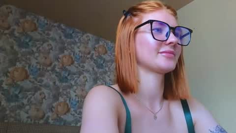 Snapshot of juli_ginger chatting on 07/15/26, 09:25 Julia online show from 07/15/26, 09:25