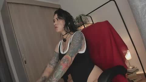 Snapshot of juli_hairy chatting on 06/17/26, 04:52 Juli Modelo Independiente online show from 06/17/26, 04:52