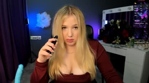 Snapshot of juli_kisss chatting on 12/24/24, 08:27 juli kisss online show from 12/24/24, 08:27