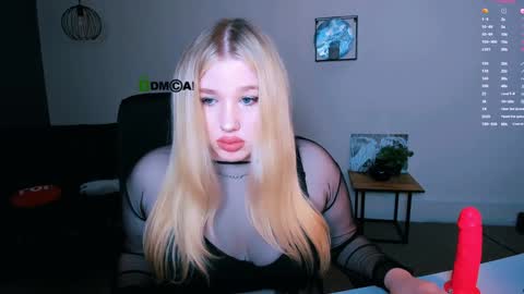 Snapshot of juli_kisss chatting on 01/04/25, 10:34 juli kisss online show from 01/04/25, 10:34