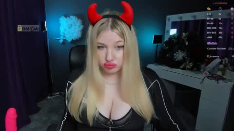 Snapshot of juli_kisss chatting on 01/14/25, 10:34 juli kisss online show from 01/14/25, 10:34