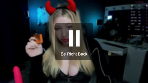 Snapshot of juli_kisss chatting on 01/15/25, 01:34 juli kisss online show from 01/15/25, 01:34