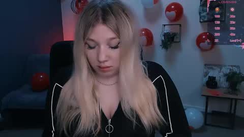 Snapshot of juli_kisss chatting on 02/24/25, 12:37 juli kisss online show from 02/24/25, 12:37