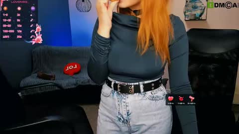 Snapshot of juli_kisss chatting on 03/11/25, 11:15 juli kisss online show from 03/11/25, 11:15