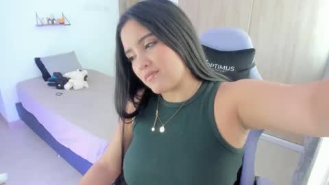 juli_santos_22 online show from 12/28/24, 03:48