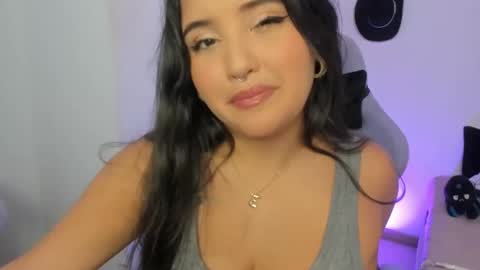 juli_santos_22 online show from 03/07/25, 10:32