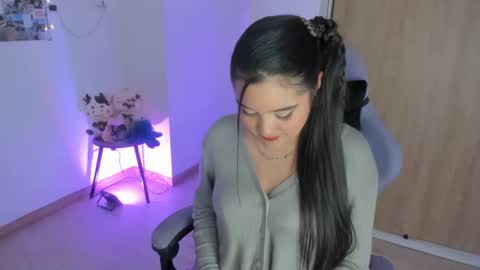 juli_santos_22 online show from 09/26/25, 11:20