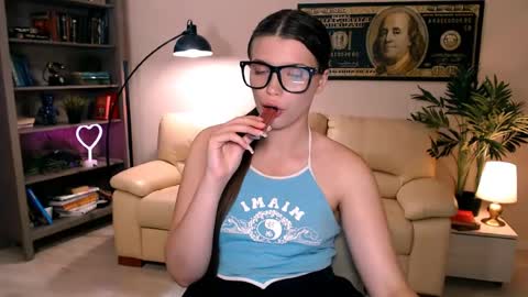julia485262 online show from 07/12/26, 08:33