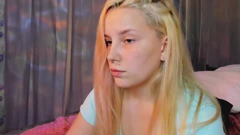 julia__bunny online show from 12/14/24, 01:28