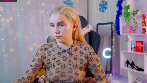 julia__bunny online show from 01/02/25, 01:49