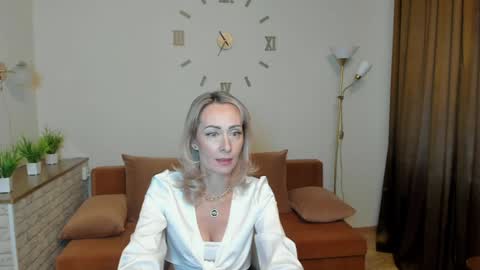julia__cherry_ online show from 01/11/25, 11:23
