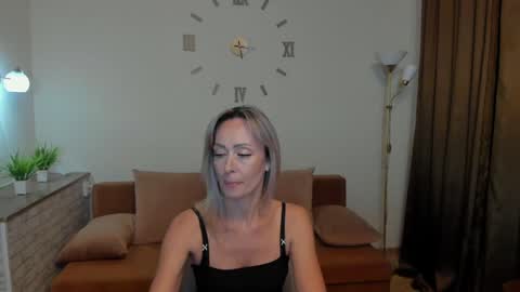 julia__cherry_ online show from 02/05/25, 03:31