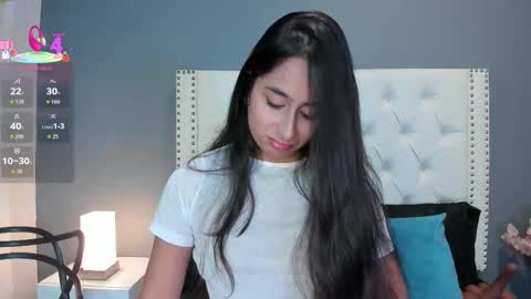 J U L IA   M A R T I N E Z online show from 09/13/25, 11:43
