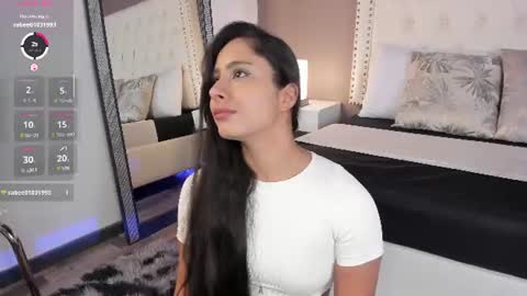 Snapshot of julia_martinezz_ chatting on 07/01/26, 11:34 J U L IA M A R T I N E Z online show from 07/01/26, 11:34
