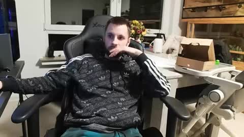 julia_official online show from 03/16/26, 11:20