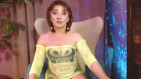 Julia online show from 10/03/25, 06:27
