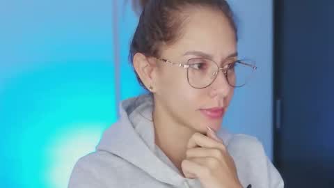 Snapshot of julia_roberts420 chatting on 09/28/25, 01:38 Julia Schedule 10 pm to 4 am GTM-5 online show from 09/28/25, 01:38