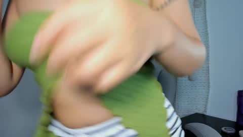 julia_strauns online show from 03/10/25, 05:11