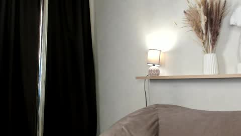 julia_suny online show from 05/29/26, 01:14