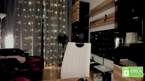 julia_t_mog online show from 02/08/26, 10:13