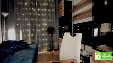 julia_t_mog online show from 03/09/26, 10:25