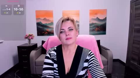 Julia online show from 11/04/25, 03:22