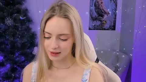 Julia online show from 02/12/26, 02:23